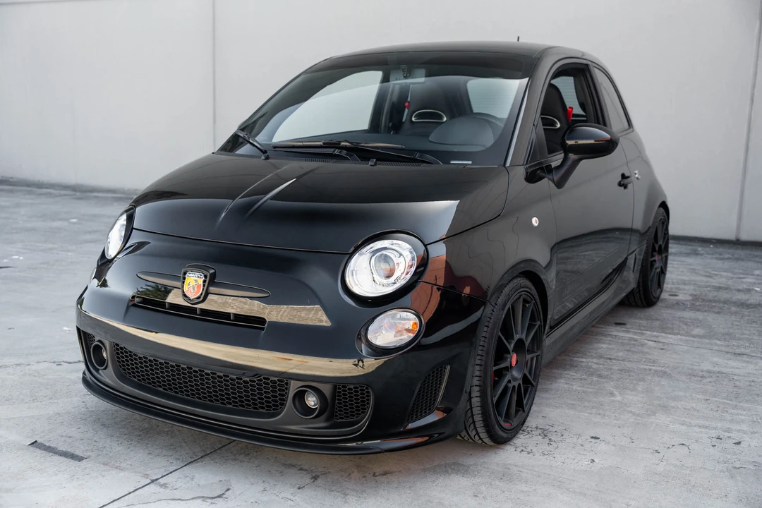 2012 Fiat Abarth 500 - Image 2 of 31