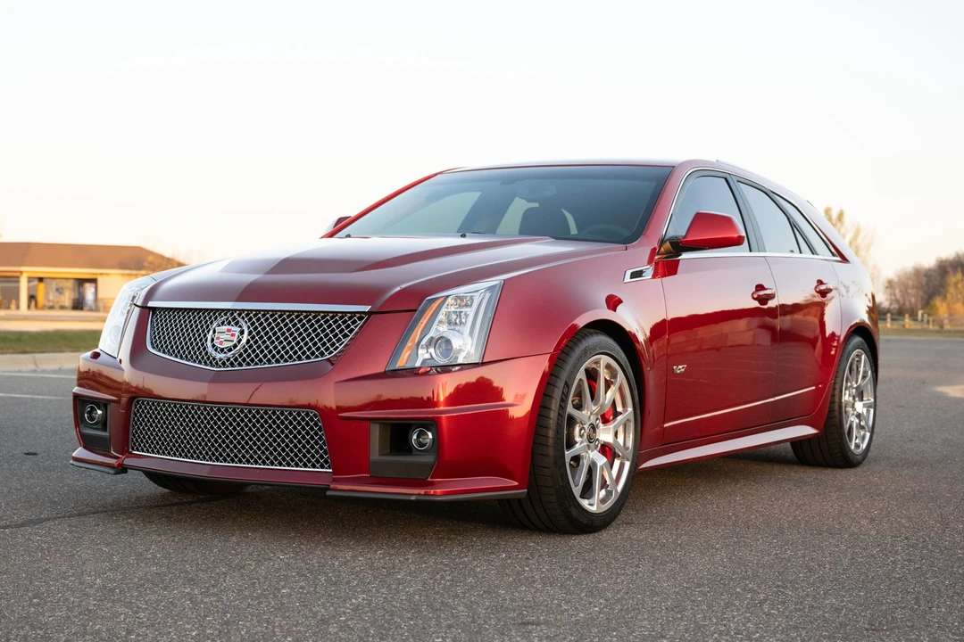 2013 Cadillac CTS-V 2nd Gen - Image 2 of 31