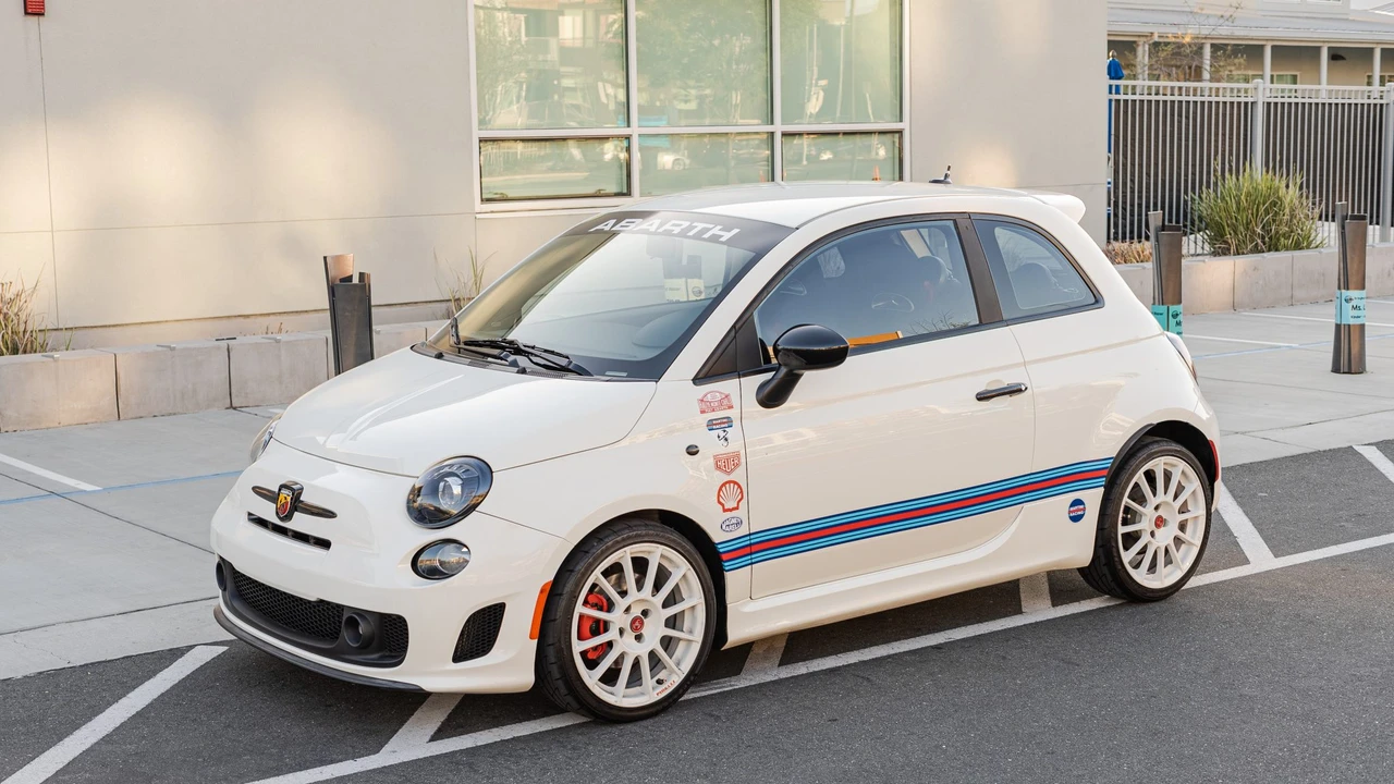 2013 Fiat Abarth 500 - Image 3 of 31