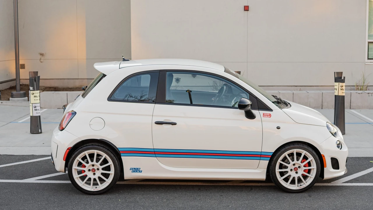 2013 Fiat Abarth 500 - Image 16 of 31