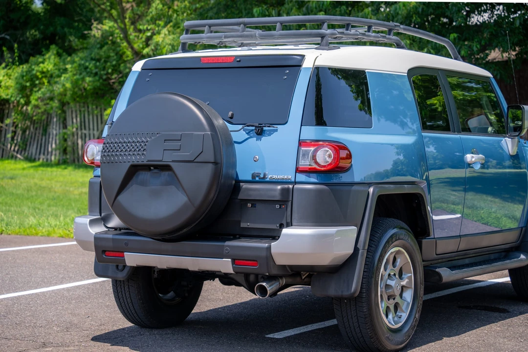 2013 Toyota FJ Cruiser - Image 16 of 31