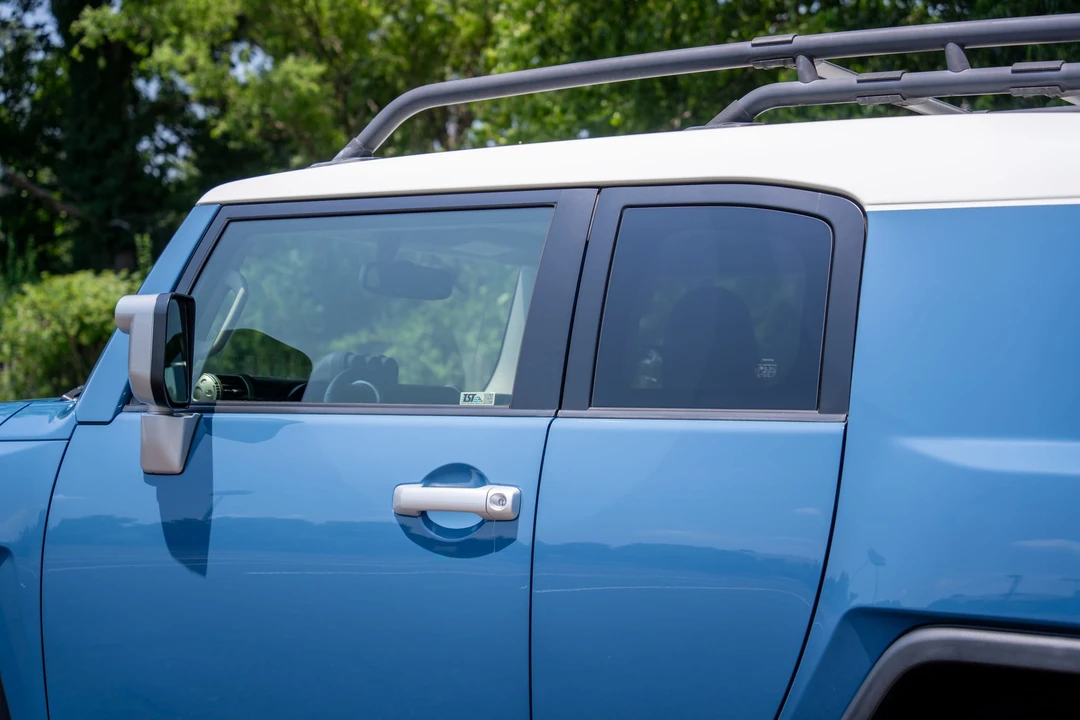 2013 Toyota FJ Cruiser - Image 30 of 31