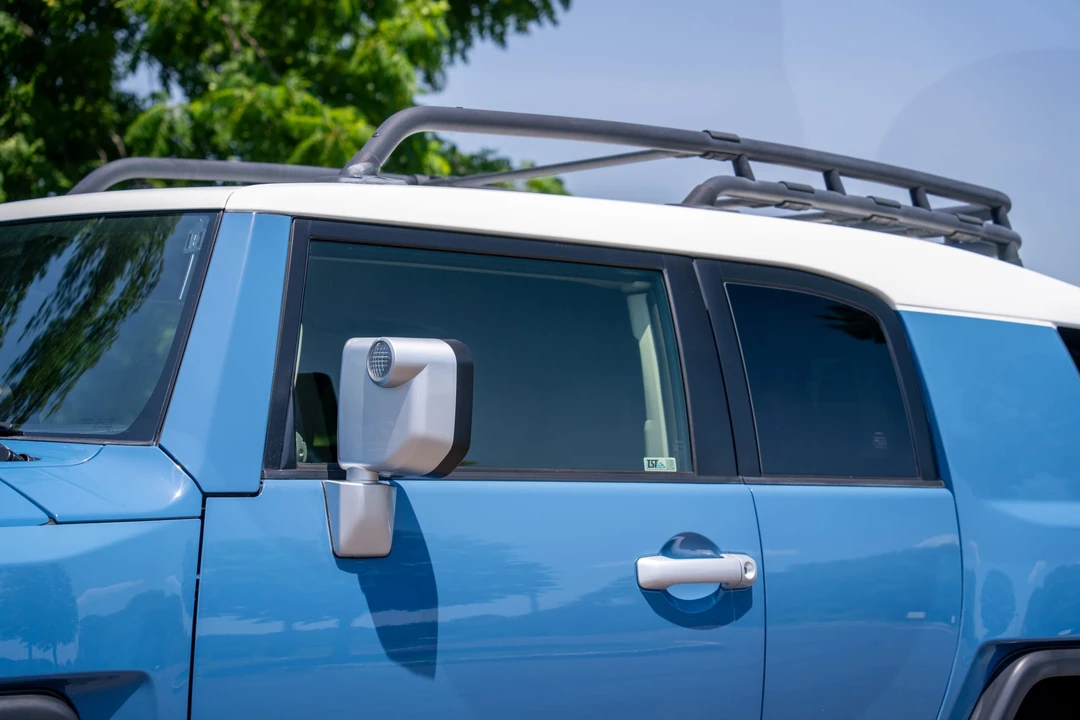 2013 Toyota FJ Cruiser - Image 24 of 31