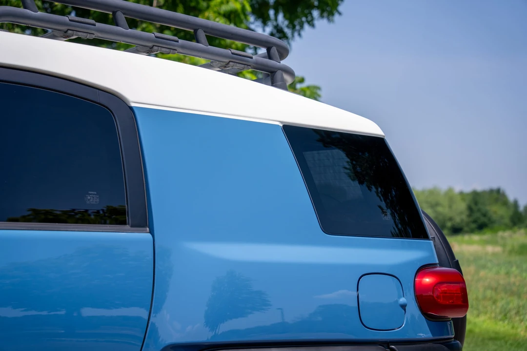 2013 Toyota FJ Cruiser - Image 27 of 31