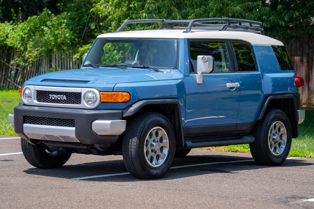 2013 Toyota FJ Cruiser - Image 3 of 31