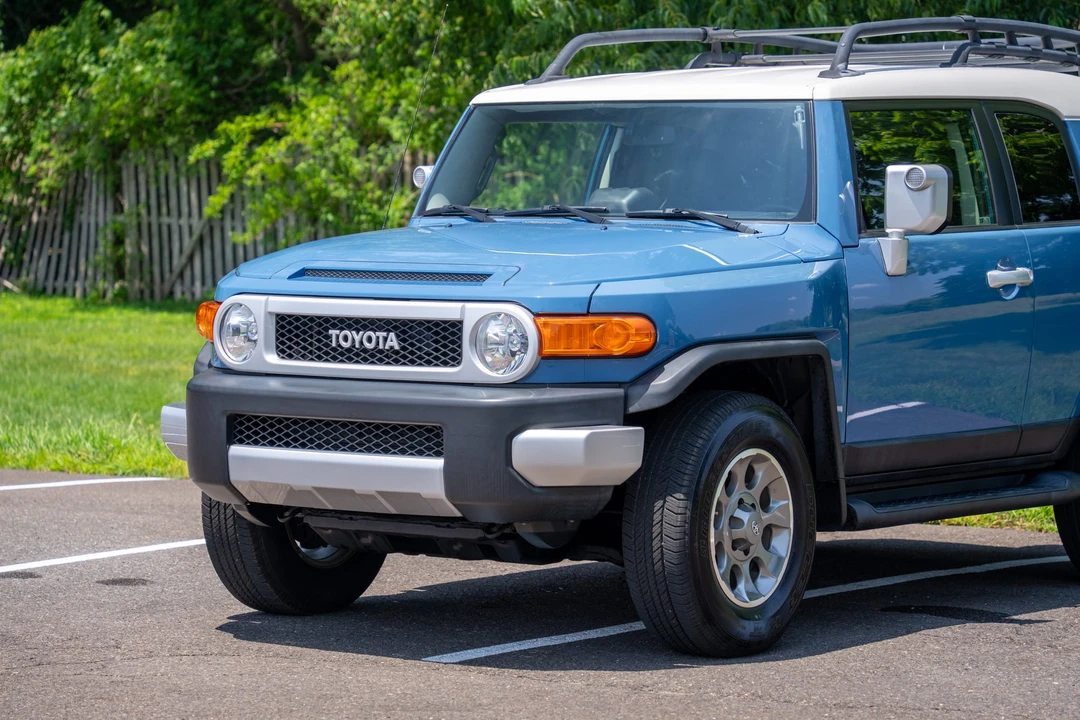 2013 Toyota FJ Cruiser - Image 13 of 31