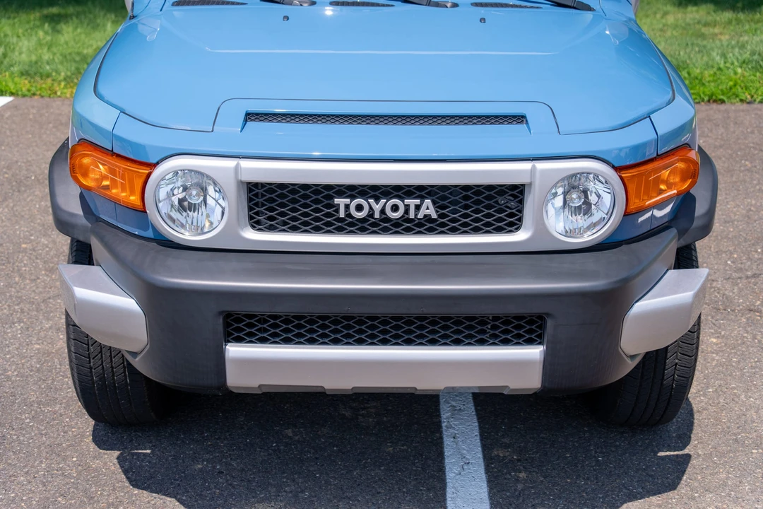 2013 Toyota FJ Cruiser - Image 12 of 31