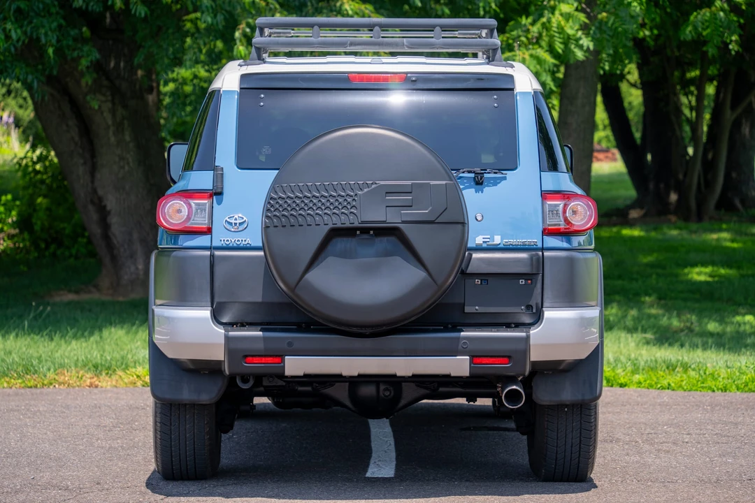 2013 Toyota FJ Cruiser - Image 6 of 31