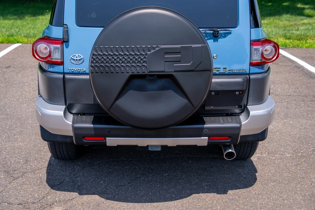 2013 Toyota FJ Cruiser - Image 15 of 31