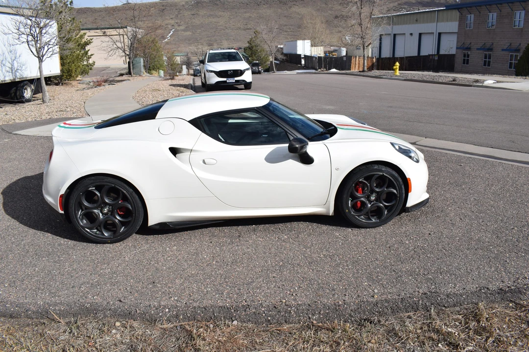 2015 Alfa Romeo 4C Coupe - Image 28 of 31