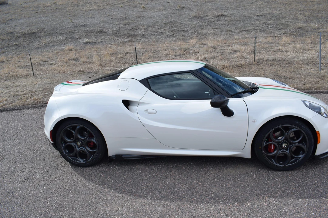 2015 Alfa Romeo 4C Coupe - Image 29 of 31
