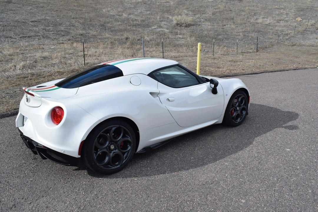 2015 Alfa Romeo 4C Coupe - Image 25 of 31