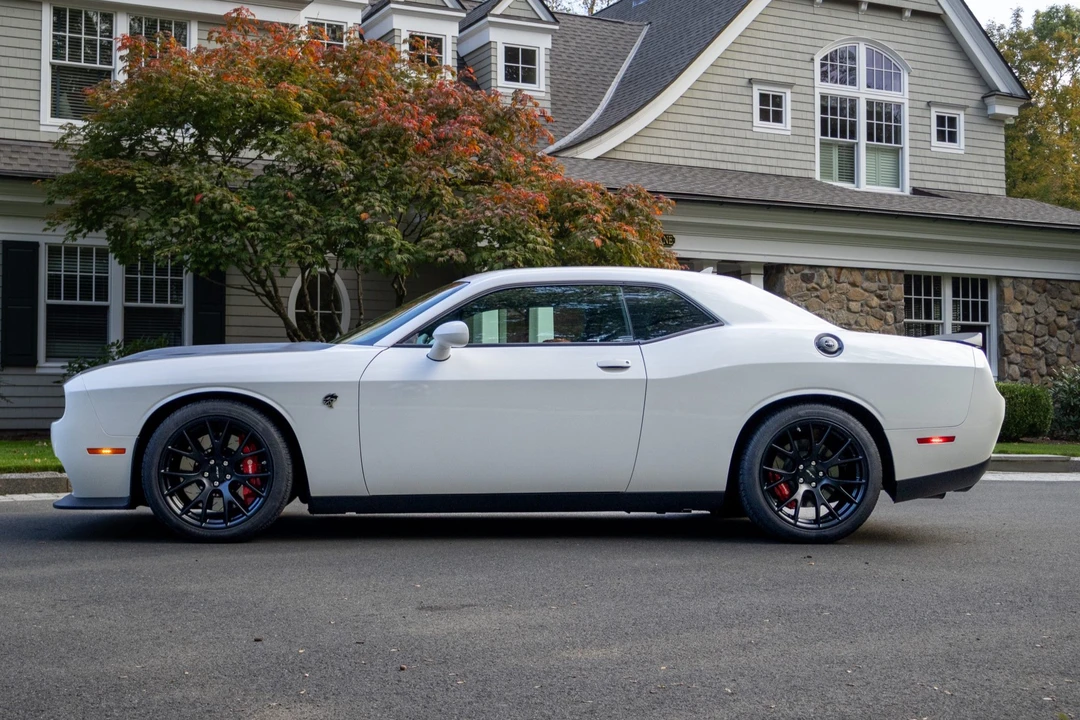 2015 Dodge Challenger SRT Hellcat 3rd Gen - Image 8 of 31
