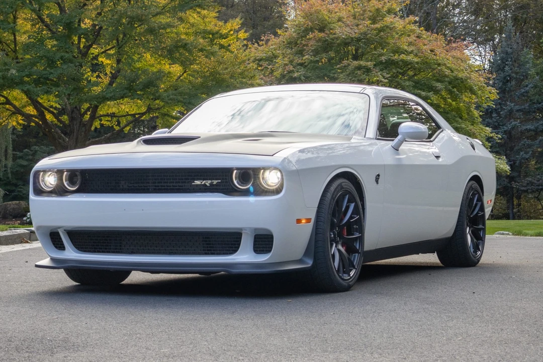 2015 Dodge Challenger SRT Hellcat 3rd Gen - Image 5 of 31