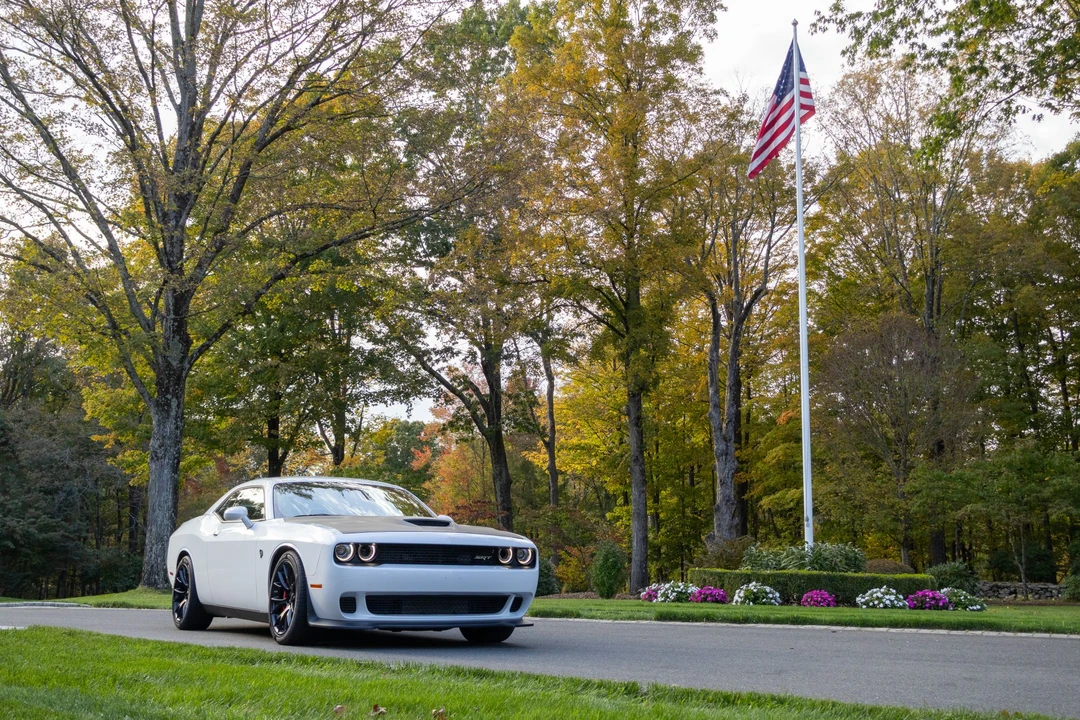 2015 Dodge Challenger SRT Hellcat 3rd Gen - Image 2 of 31