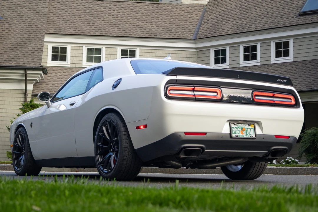 2015 Dodge Challenger SRT Hellcat 3rd Gen - Image 11 of 31