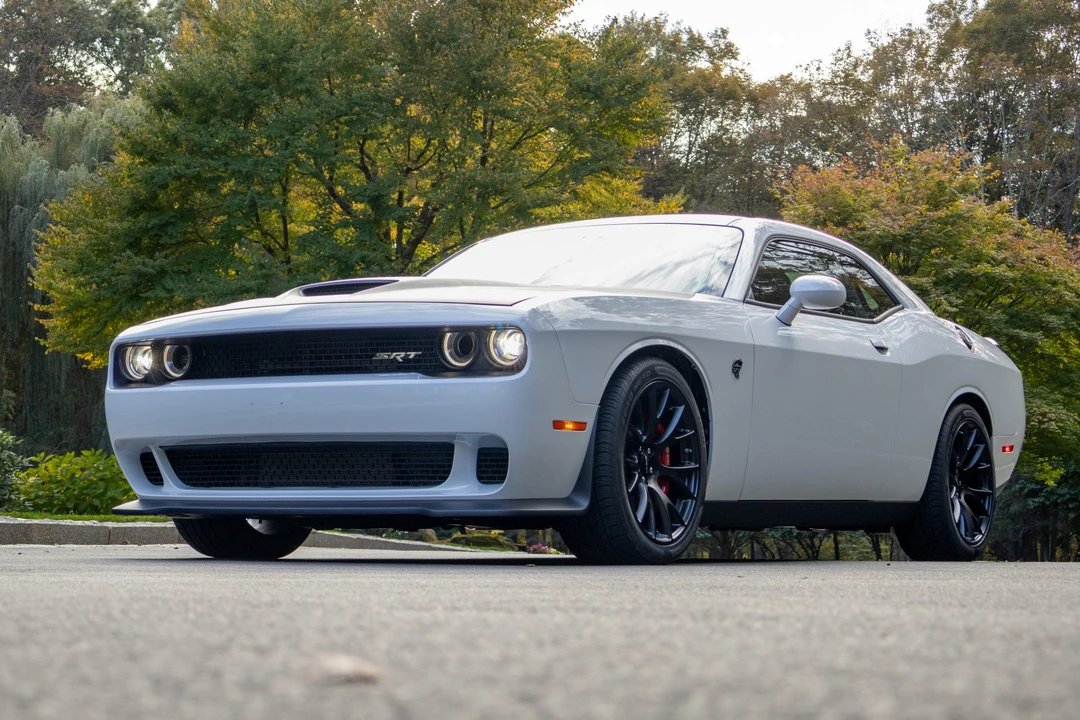 2015 Dodge Challenger SRT Hellcat 3rd Gen - Image 6 of 31