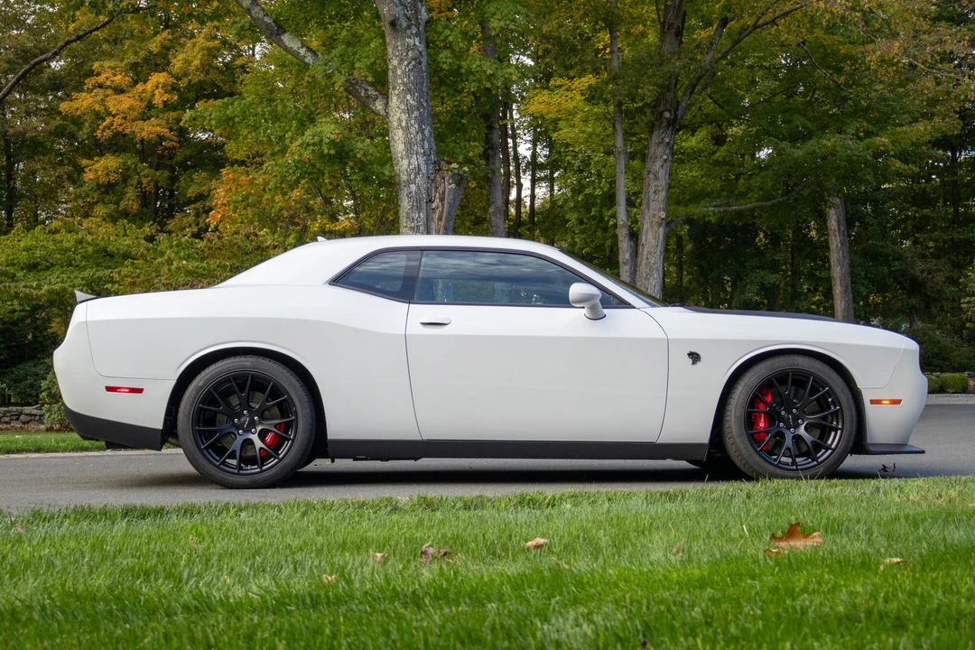 2015 Dodge Challenger SRT Hellcat 3rd Gen - Image 15 of 31