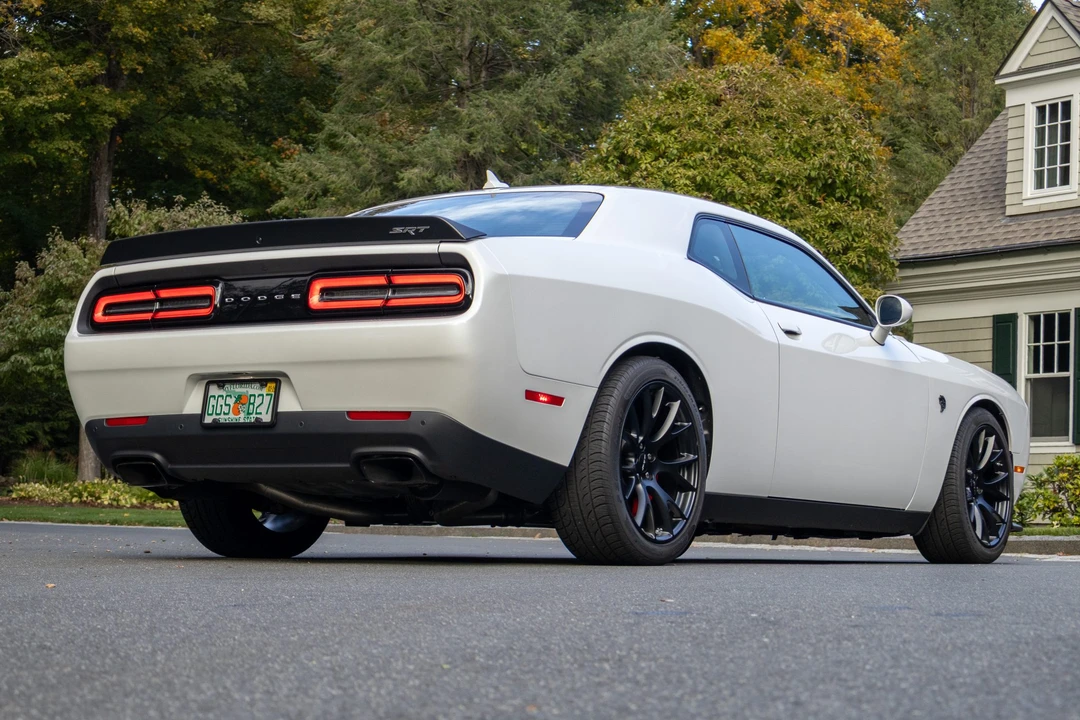 2015 Dodge Challenger SRT Hellcat 3rd Gen - Image 14 of 31