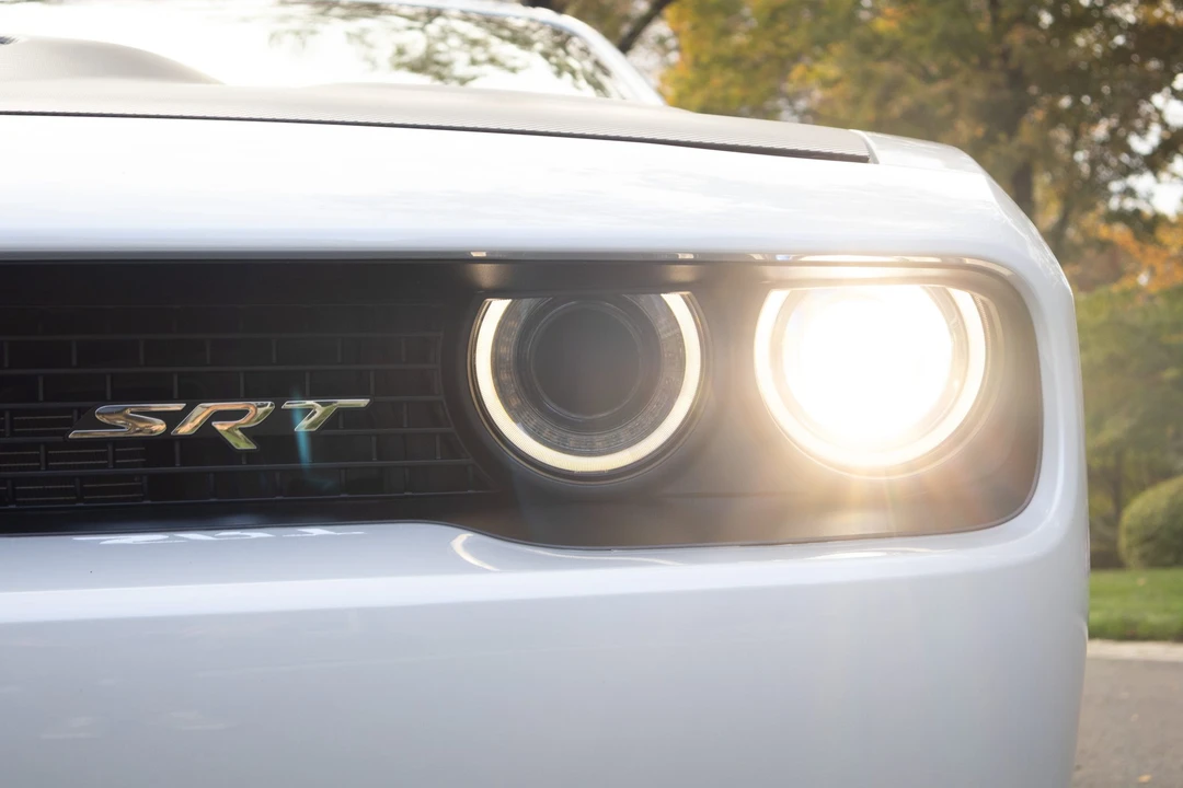 2015 Dodge Challenger SRT Hellcat 3rd Gen - Image 26 of 31