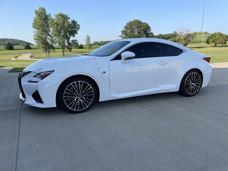 2015 Lexus RC F - Image 14 of 31