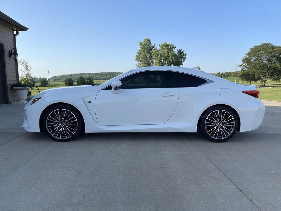 2015 Lexus RC F - Image 13 of 31