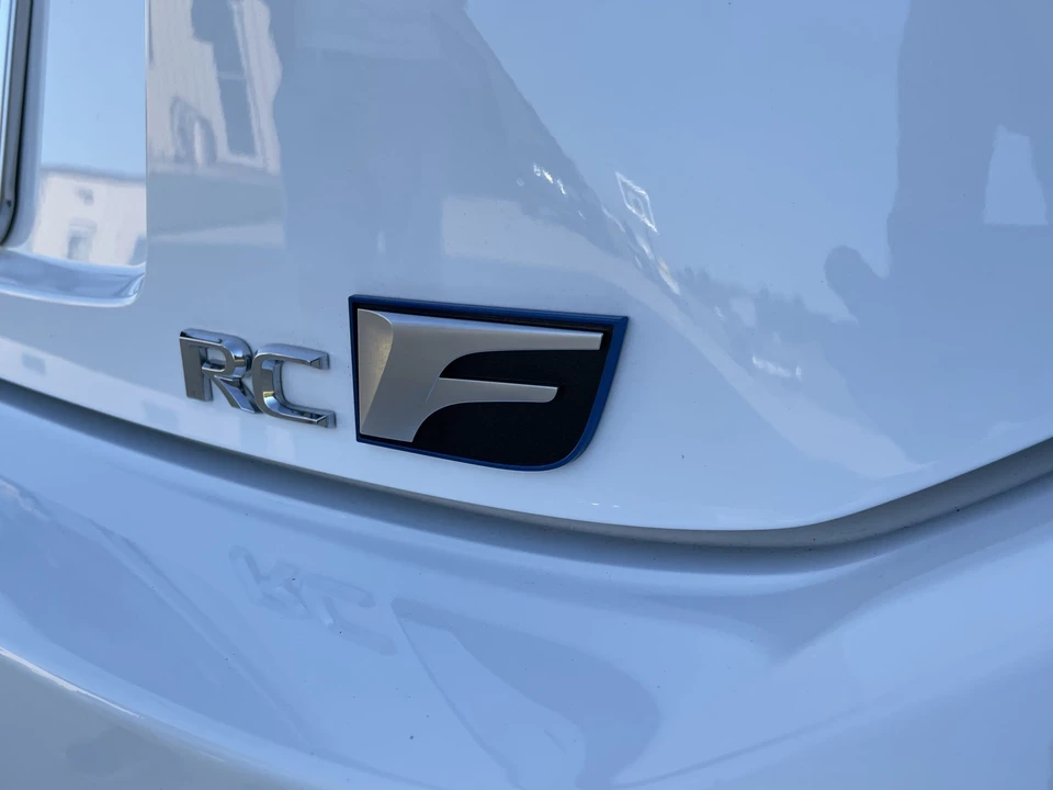 2015 Lexus RC F - Image 27 of 31