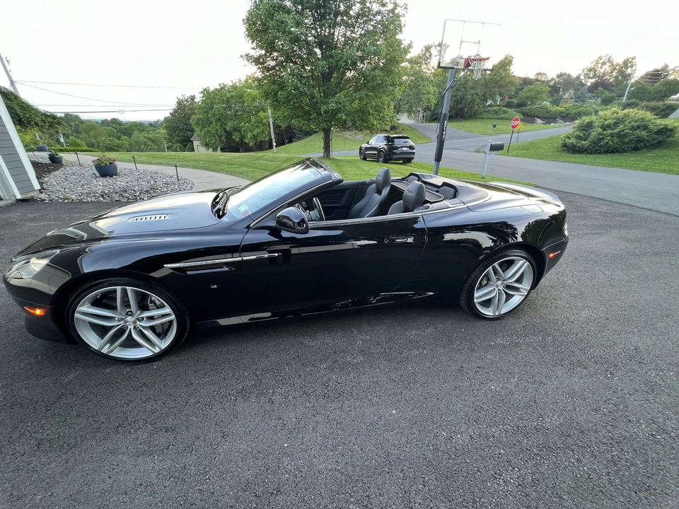 2016 Aston Martin DB9 - Image 2 of 31