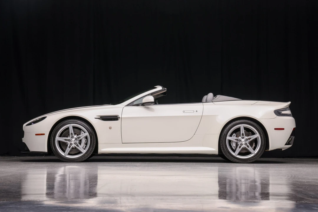 2016 Aston Martin V8 Vantage (2006-2017) - Image 6 of 31