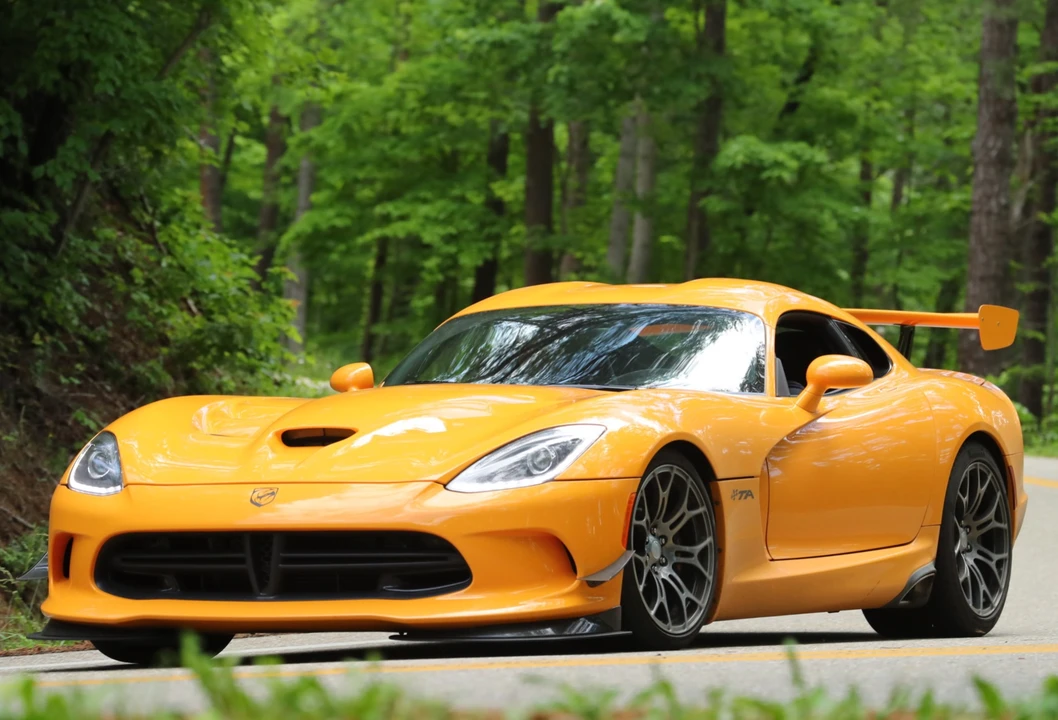 2016 Dodge Viper 5th Gen - Image 2 of 31