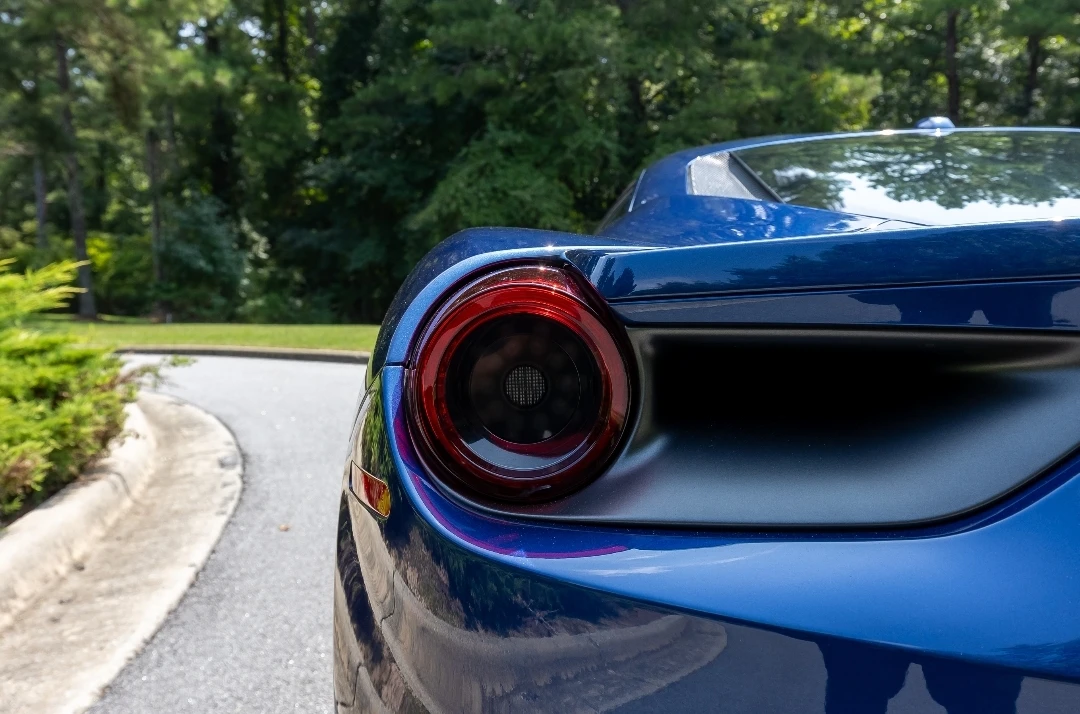 2016 Ferrari 488 GTB - Image 26 of 31