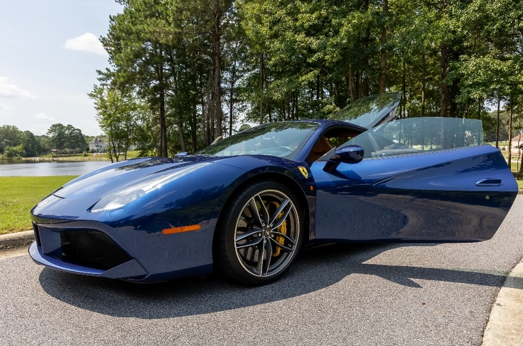 2016 Ferrari 488 GTB - Image 11 of 31