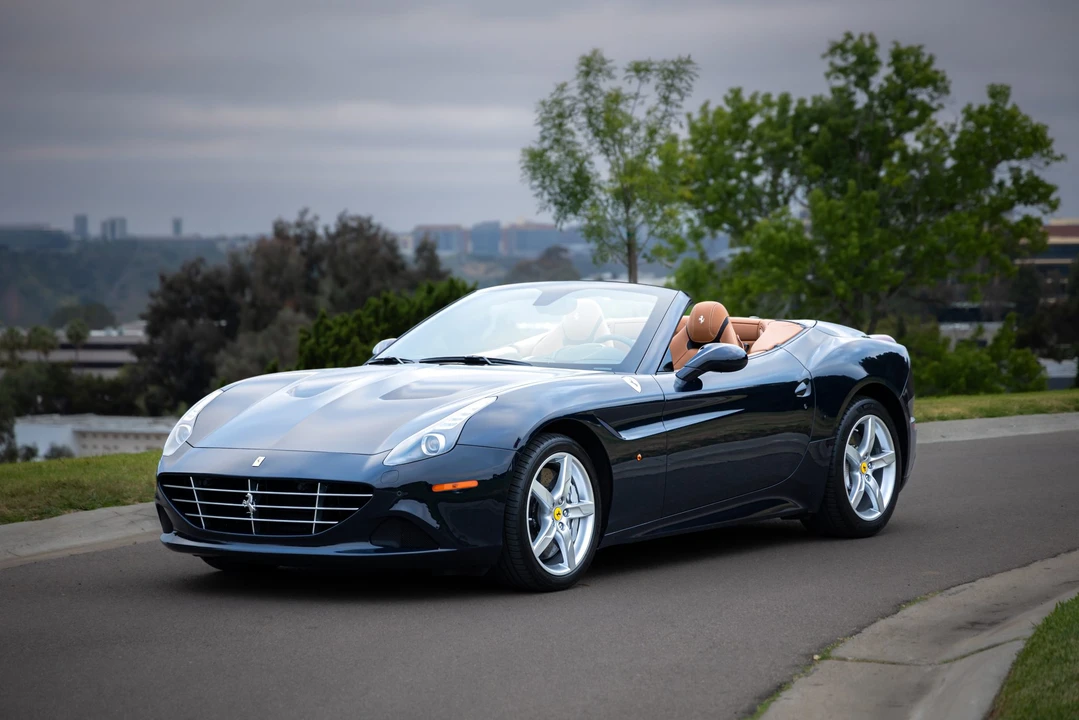 2016 Ferrari California T - Image 2 of 31