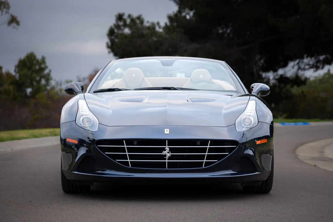 2016 Ferrari California T - Image 4 of 31