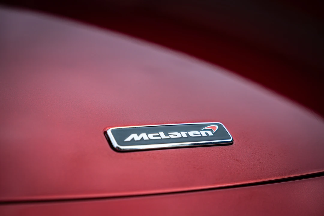 2016 McLaren 675LT Spider - Image 26 of 31