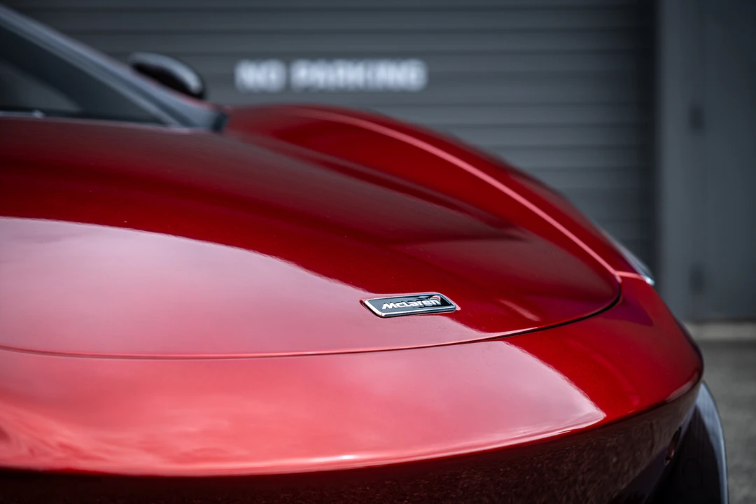 2016 McLaren 675LT Spider - Image 25 of 31