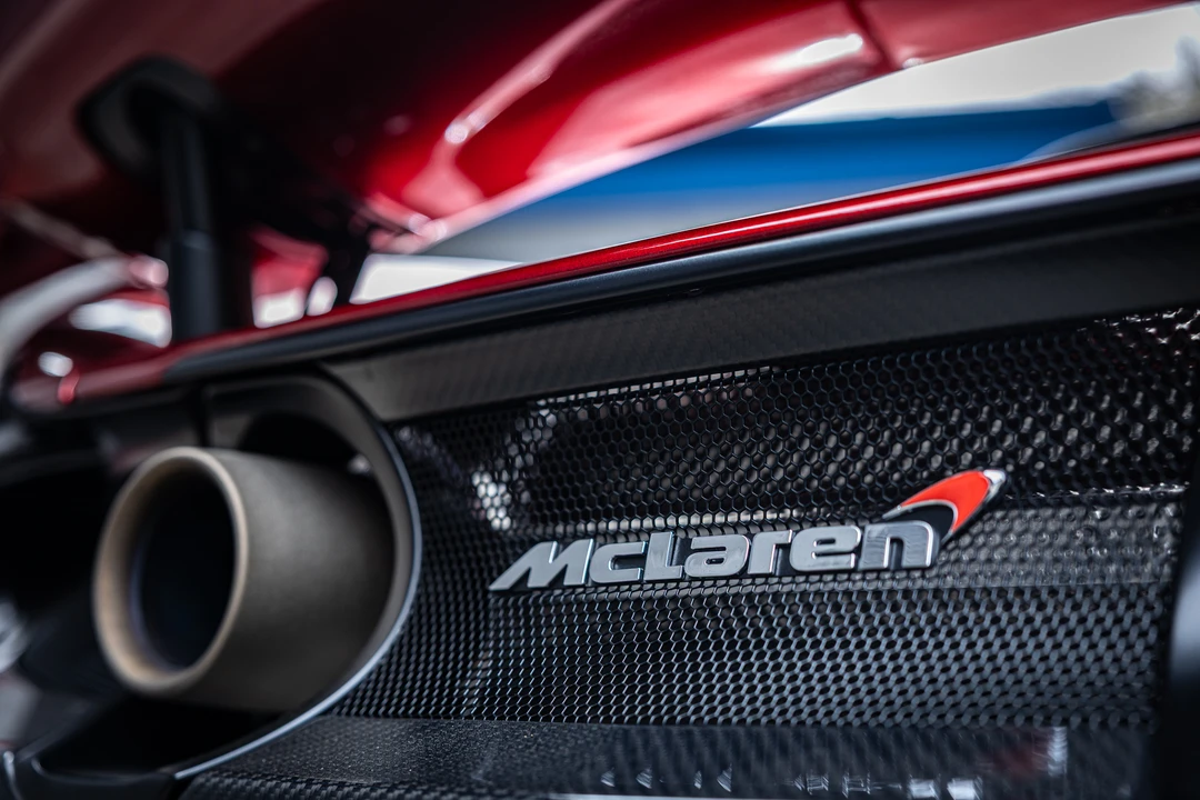 2016 McLaren 675LT Spider - Image 31 of 31