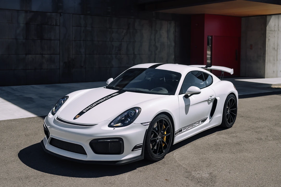 2016 Porsche 981 Cayman GT4 - Image 9 of 31