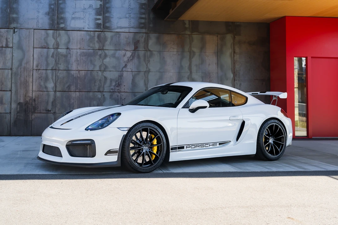 2016 Porsche 981 Cayman GT4 - Image 12 of 31
