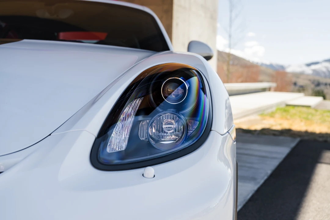 2016 Porsche 981 Cayman GT4 - Image 28 of 31