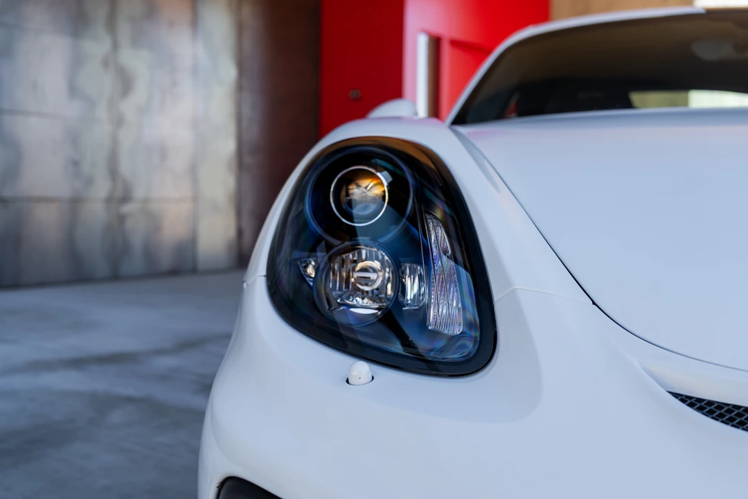 2016 Porsche 981 Cayman GT4 - Image 27 of 31