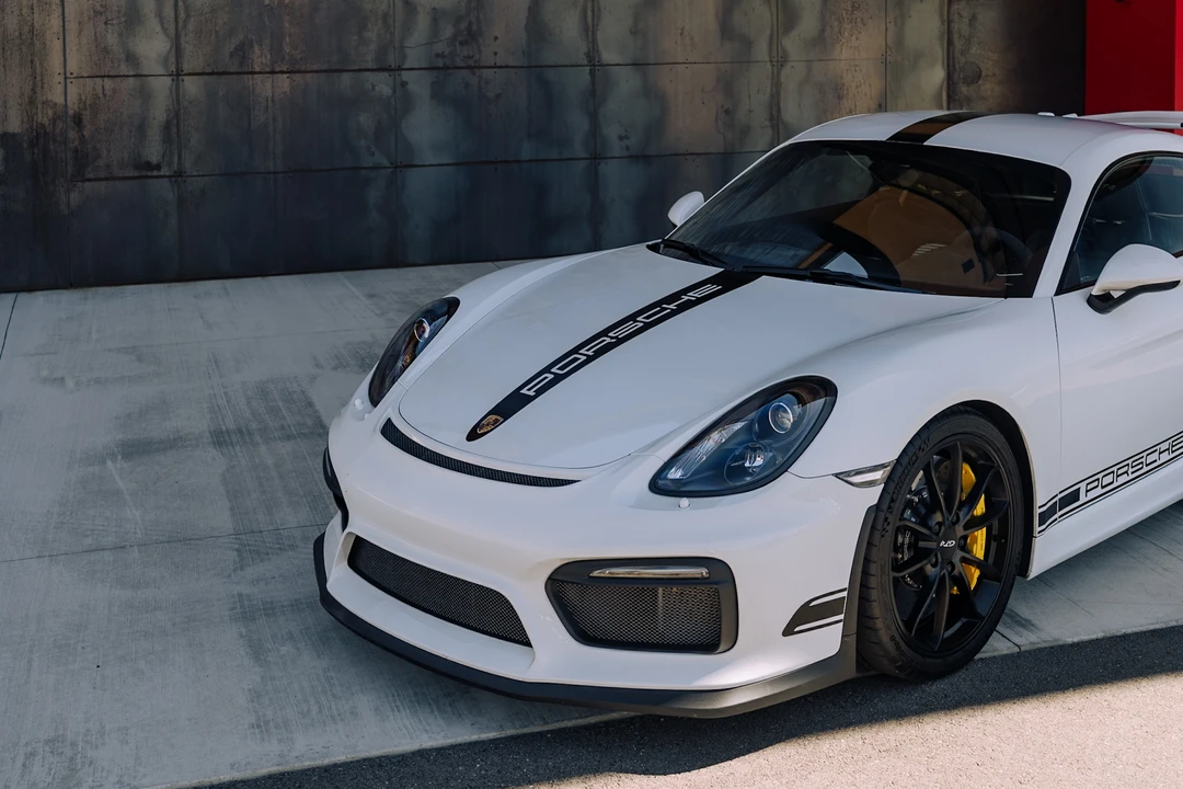2016 Porsche 981 Cayman GT4 - Image 22 of 31