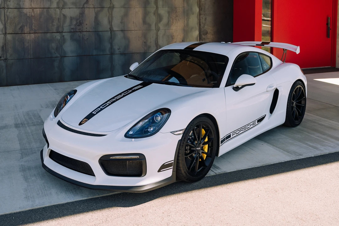 2016 Porsche 981 Cayman GT4 - Image 8 of 31