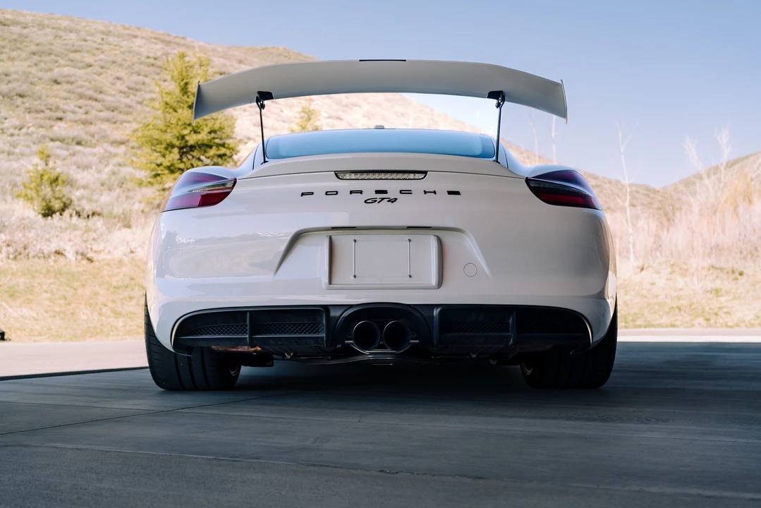 2016 Porsche 981 Cayman GT4 - Image 17 of 31