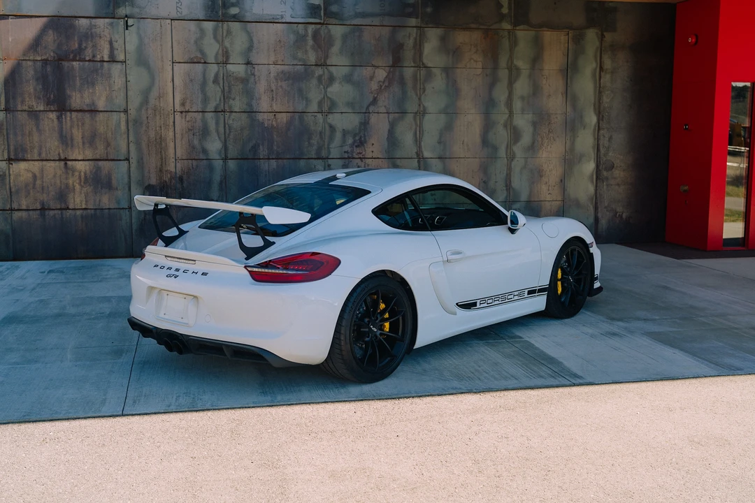 2016 Porsche 981 Cayman GT4 - Image 19 of 31