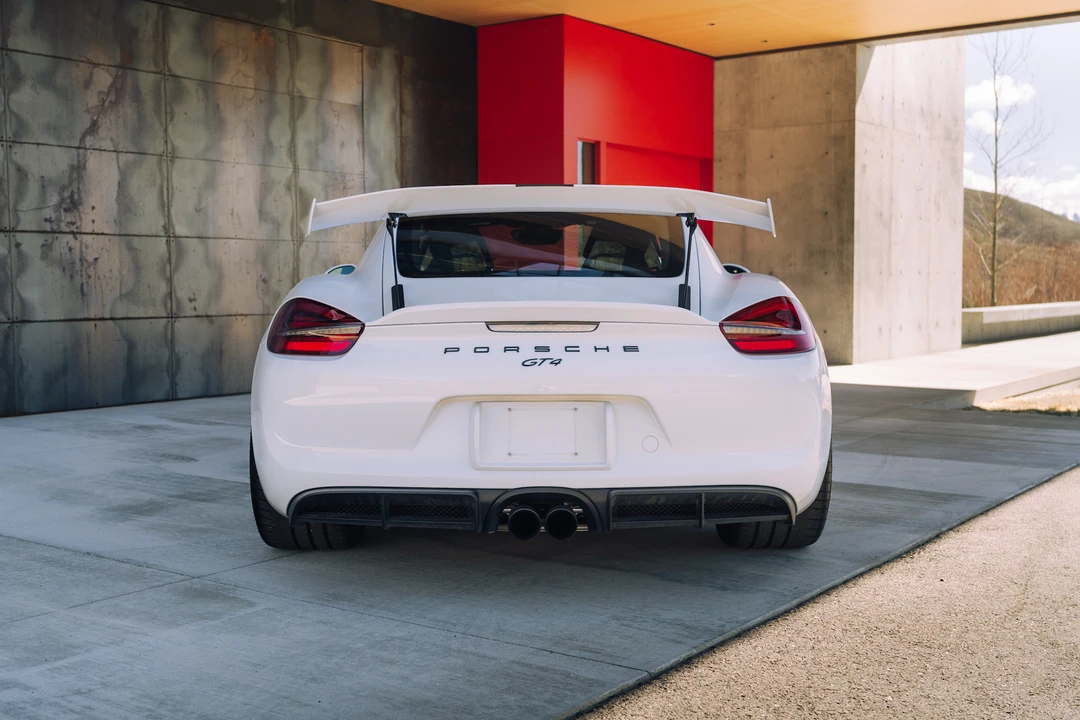 2016 Porsche 981 Cayman GT4 - Image 14 of 31