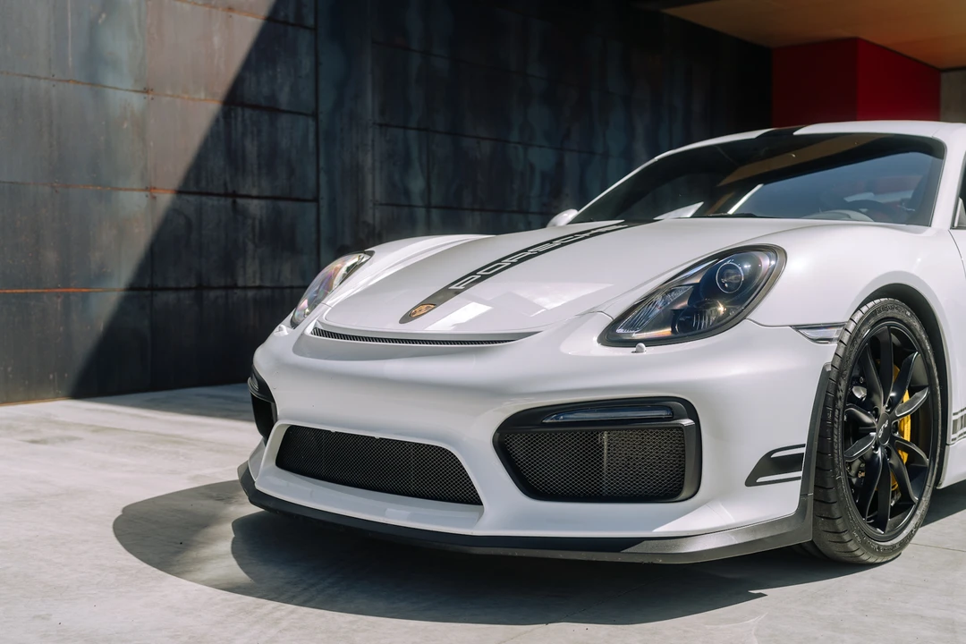 2016 Porsche 981 Cayman GT4 - Image 24 of 31