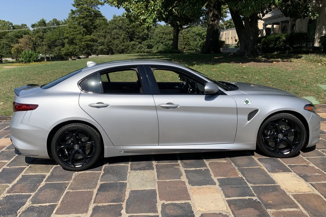2017 Alfa Romeo Giulia Quadrifoglio - Image 6 of 31