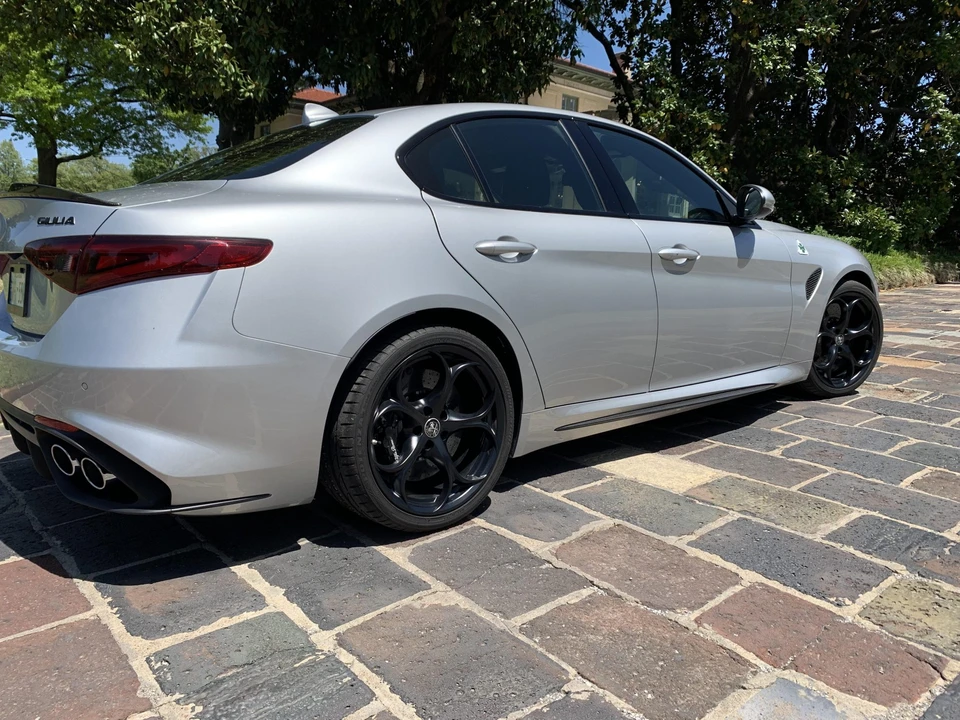 2017 Alfa Romeo Giulia Quadrifoglio - Image 8 of 31