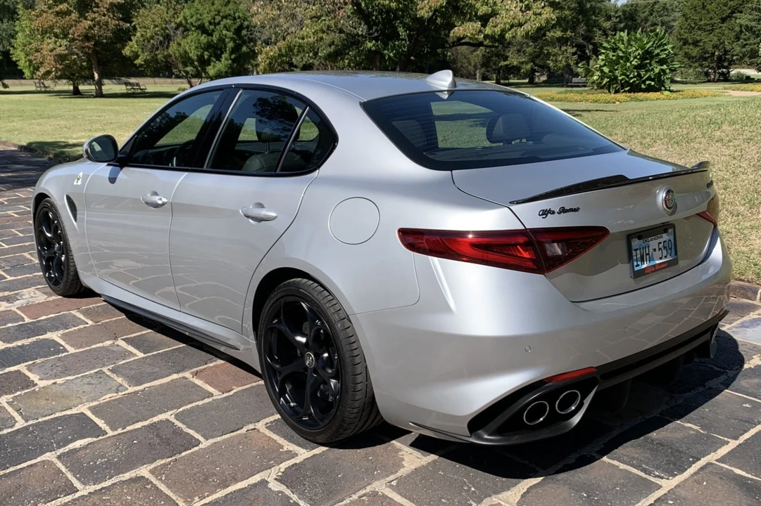 2017 Alfa Romeo Giulia Quadrifoglio - Image 11 of 31